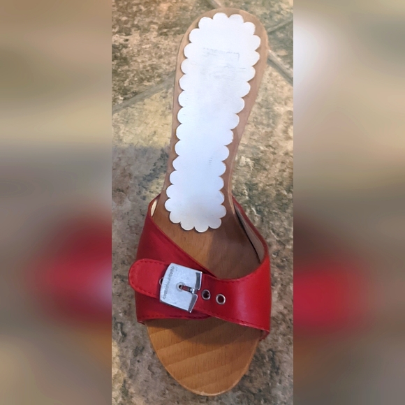 Retro Style pinup red and wood grommet heels Sandals - Picture 5 of 8